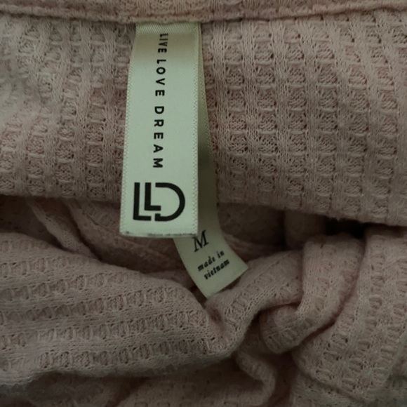 Cute pink tied shirt - Picture 2 of 2